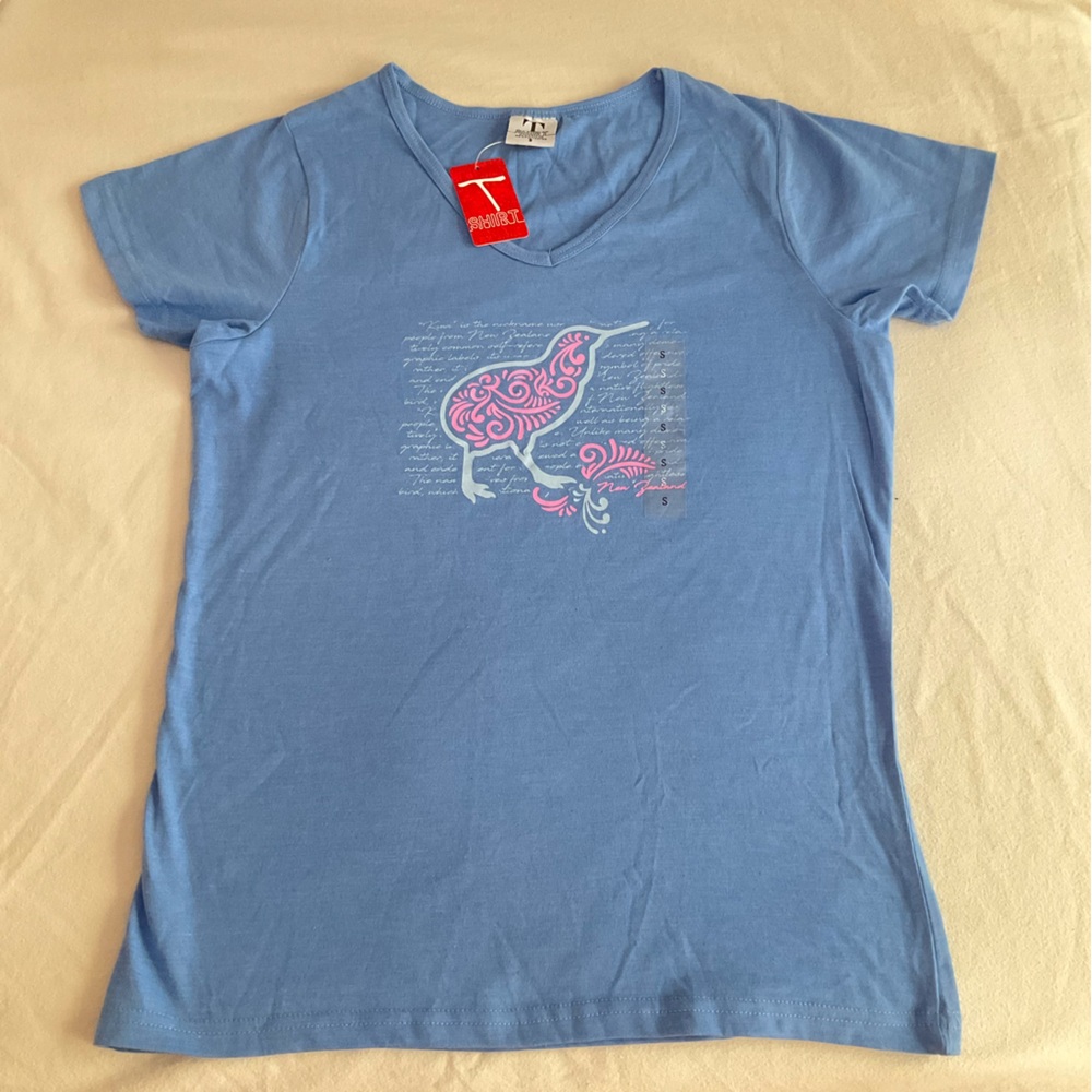 NWT T Shirt Brand ProKiwi Fitted V- Neck Short Sleeve T-Shirt